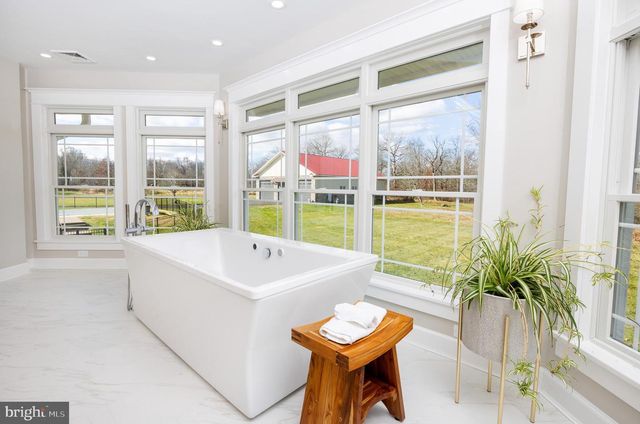 6469 GROVELAND RD, Pipersville, PA 18947