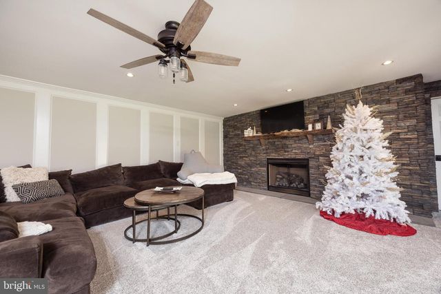 6469 GROVELAND RD, Pipersville, PA 18947