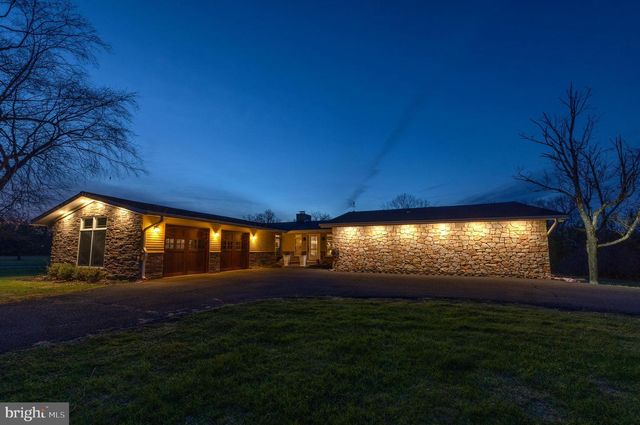 6469 GROVELAND RD, Pipersville, PA 18947