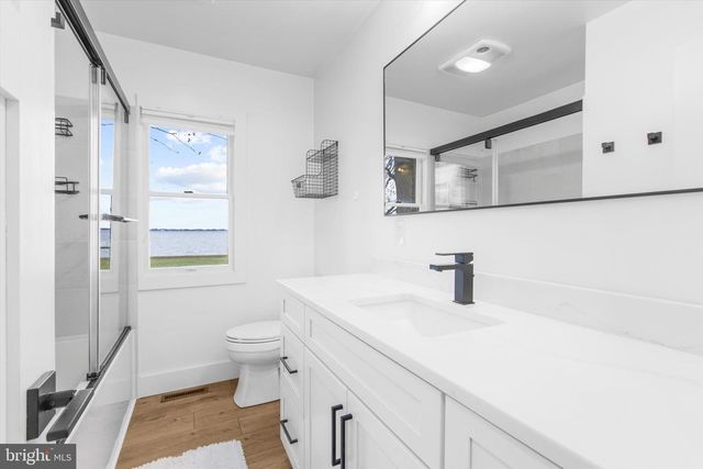 1704 BAYSIDE DR, Chester, MD 21619