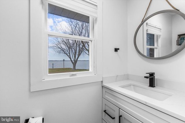 1704 BAYSIDE DR, Chester, MD 21619