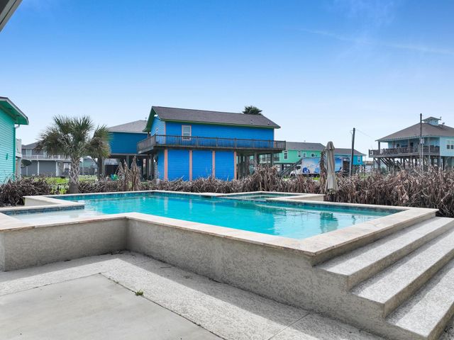 959 Tidelands Drive, Port Bolivar, TX 77650