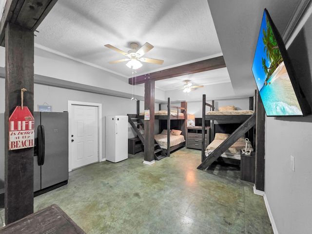 959 Tidelands Drive, Port Bolivar, TX 77650