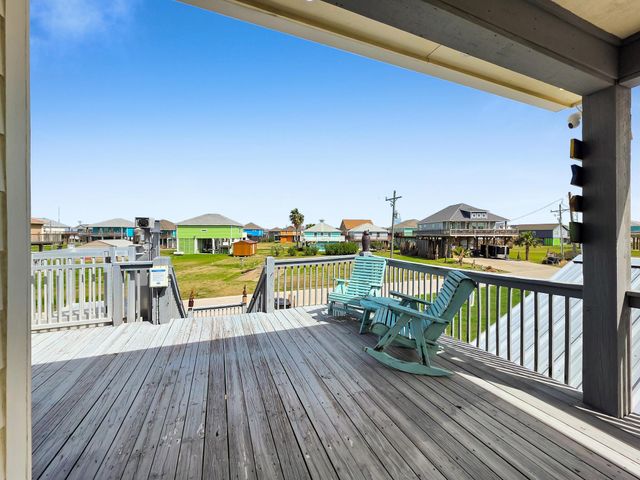 959 Tidelands Drive, Port Bolivar, TX 77650