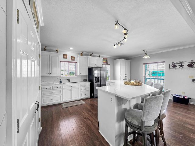 959 Tidelands Drive, Port Bolivar, TX 77650