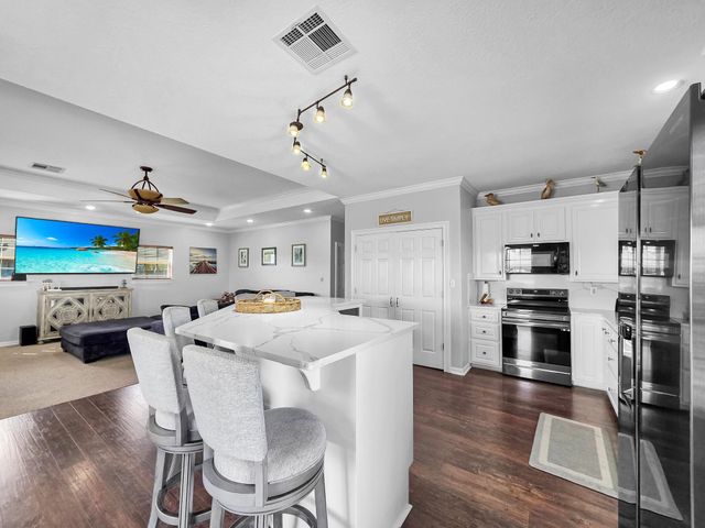 959 Tidelands Drive, Port Bolivar, TX 77650