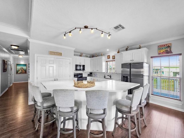 959 Tidelands Drive, Port Bolivar, TX 77650