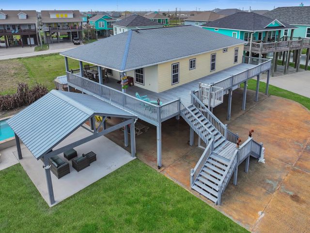 959 Tidelands Drive, Port Bolivar, TX 77650