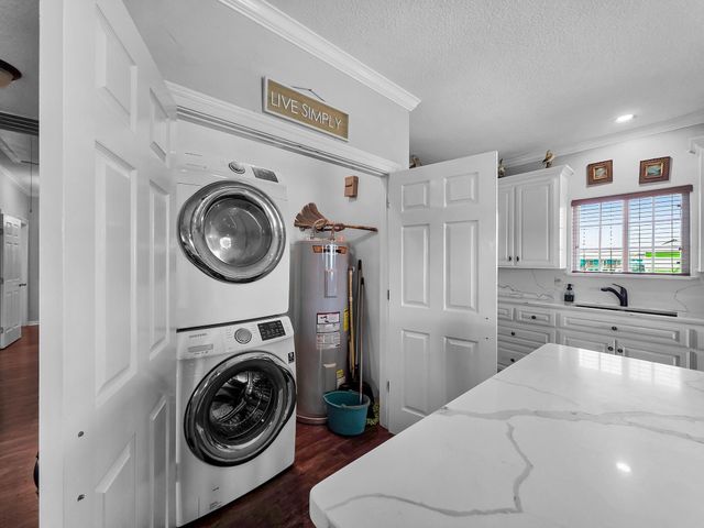 959 Tidelands Drive, Port Bolivar, TX 77650