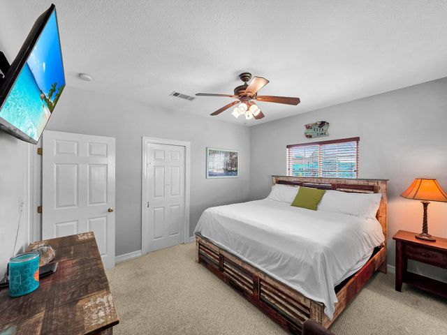 959 Tidelands Drive, Port Bolivar, TX 77650