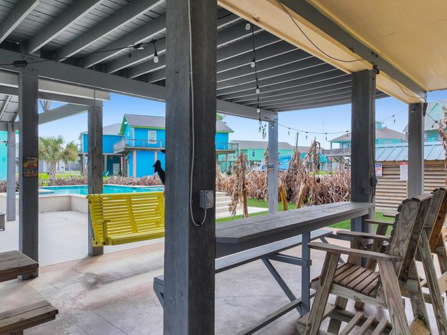 959 Tidelands Drive, Port Bolivar, TX 77650