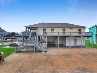 959 Tidelands Drive, Port Bolivar, TX 77650