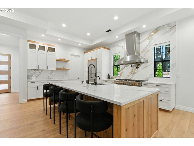 4610 Kenthorpe Way, West Linn, OR 97068