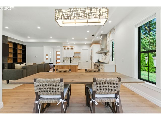 4610 Kenthorpe Way, West Linn, OR 97068