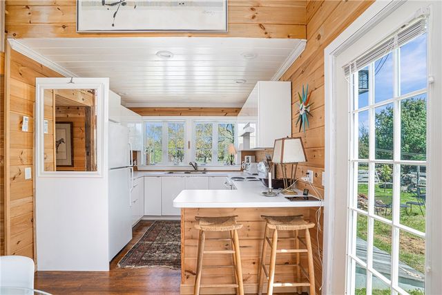 54 Metaterraine Avenue, South Kingstown, RI 02879