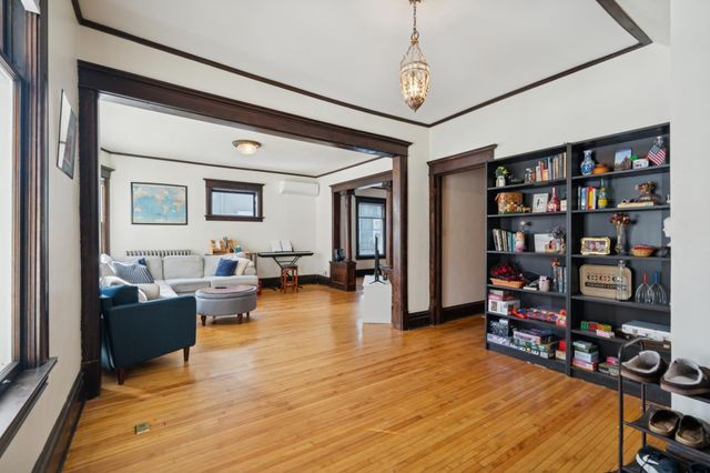 2120 Emerson Avenue S, Minneapolis, MN 55405