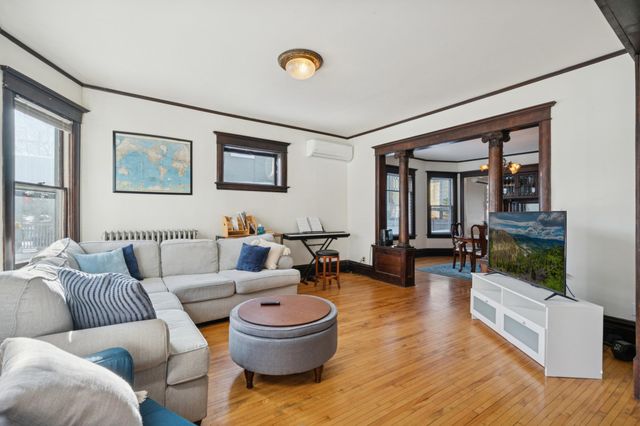 2120 Emerson Avenue S, Minneapolis, MN 55405