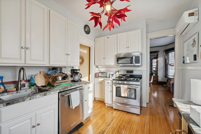 2120 Emerson Avenue S, Minneapolis, MN 55405