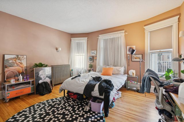 2120 Emerson Avenue S, Minneapolis, MN 55405