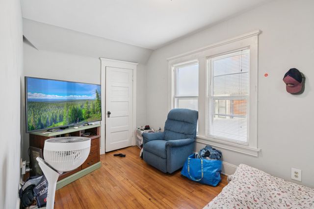 2120 Emerson Avenue S, Minneapolis, MN 55405