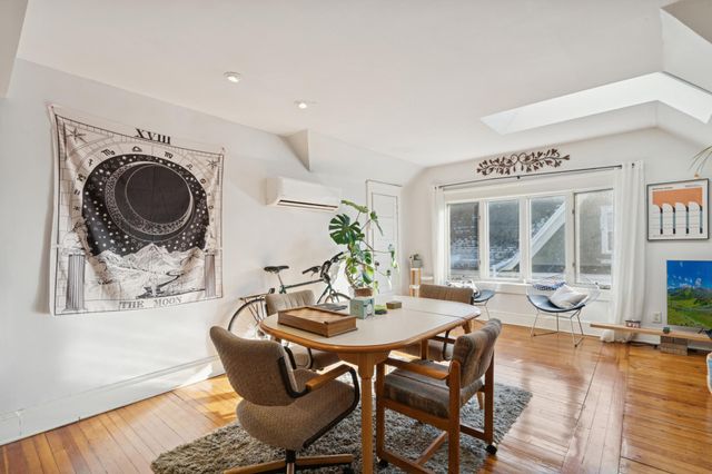 2120 Emerson Avenue S, Minneapolis, MN 55405