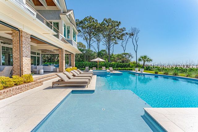 22 Snowy Egret Rd, Hilton Head Island, SC 29928