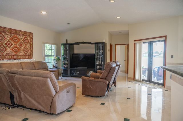 4655 SW 89th Ave, Miami, FL 33165