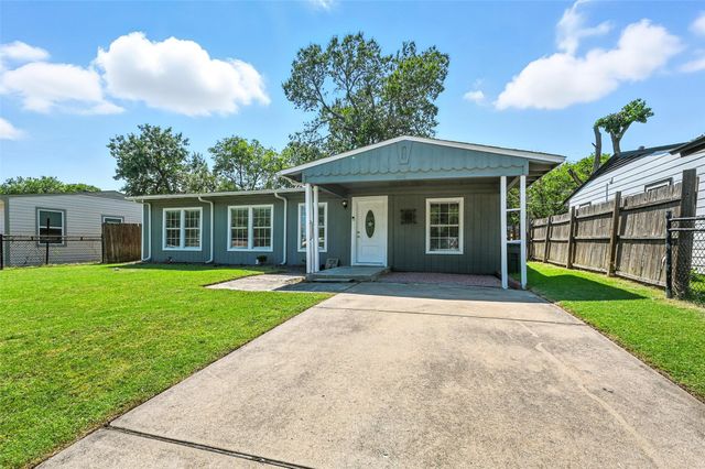1018 Indian Hills Drive, Grand Prairie, TX 75051