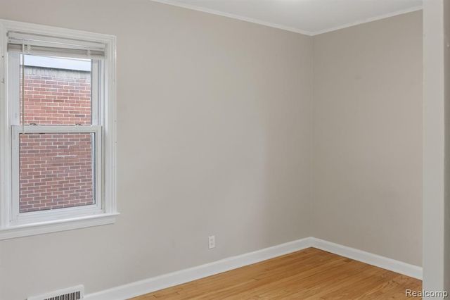 16590 Gilchrist Street, Detroit, MI 48235