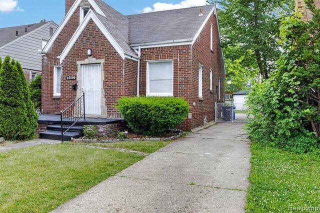 16590 Gilchrist Street, Detroit, MI 48235