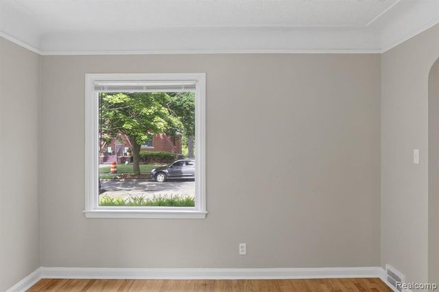 16590 Gilchrist Street, Detroit, MI 48235