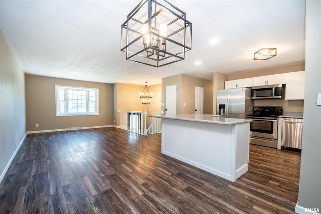 6031 N ROSEMEAD Drive, Peoria, IL 61614