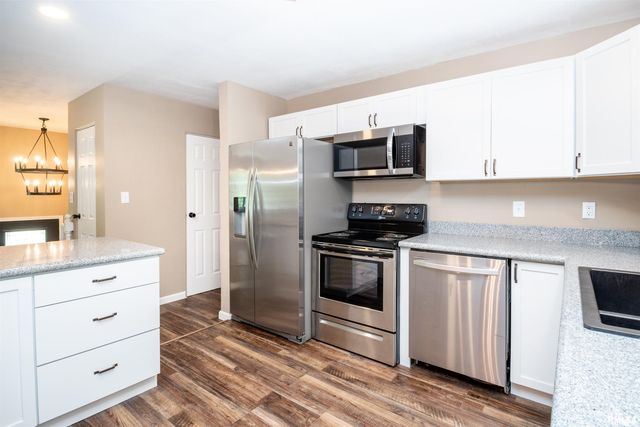6031 N ROSEMEAD Drive, Peoria, IL 61614