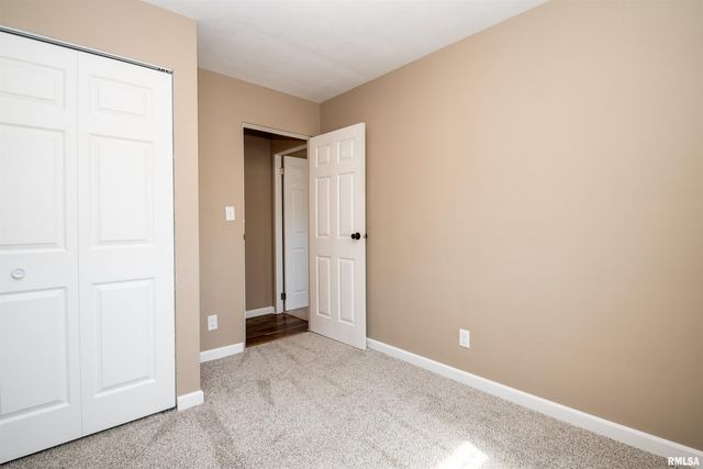 6031 N ROSEMEAD Drive, Peoria, IL 61614