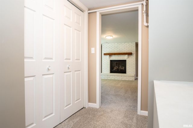 6031 N ROSEMEAD Drive, Peoria, IL 61614