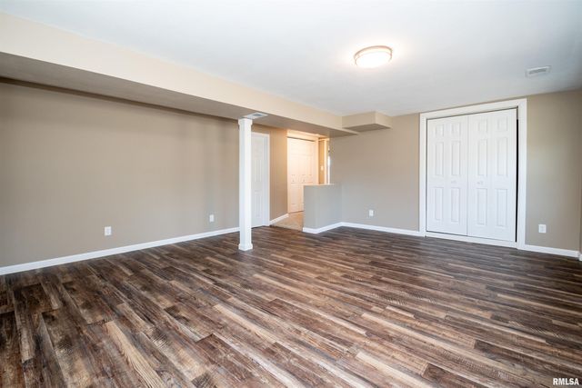 6031 N ROSEMEAD Drive, Peoria, IL 61614