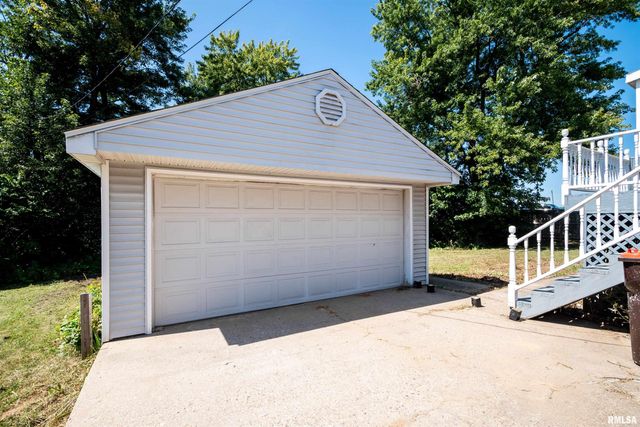 6031 N ROSEMEAD Drive, Peoria, IL 61614
