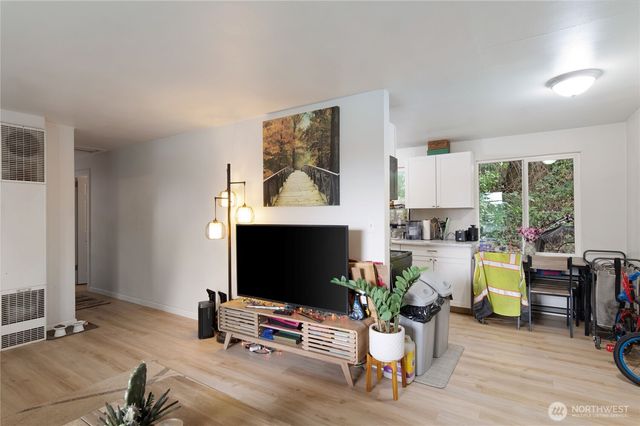 3218 Halverson Avenue, Bremerton, WA 98310