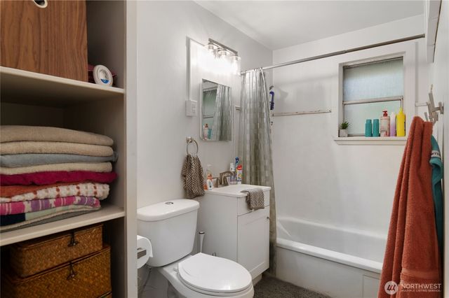 3218 Halverson Avenue, Bremerton, WA 98310