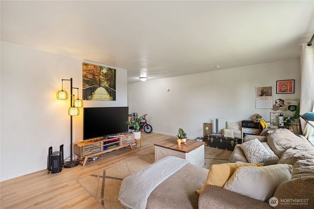 3218 Halverson Avenue, Bremerton, WA 98310