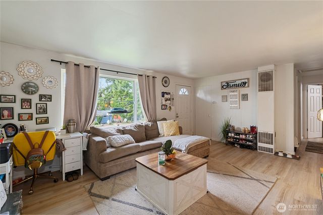 3218 Halverson Avenue, Bremerton, WA 98310