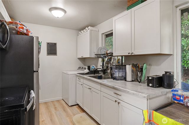 3218 Halverson Avenue, Bremerton, WA 98310