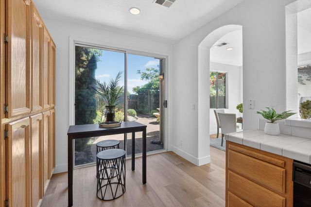 9087 TRUMBAUER Way, Elk Grove, CA 95758