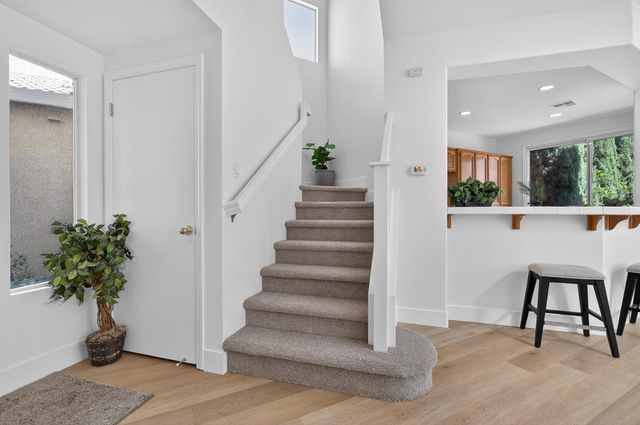 9087 TRUMBAUER Way, Elk Grove, CA 95758