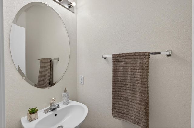 9087 TRUMBAUER Way, Elk Grove, CA 95758