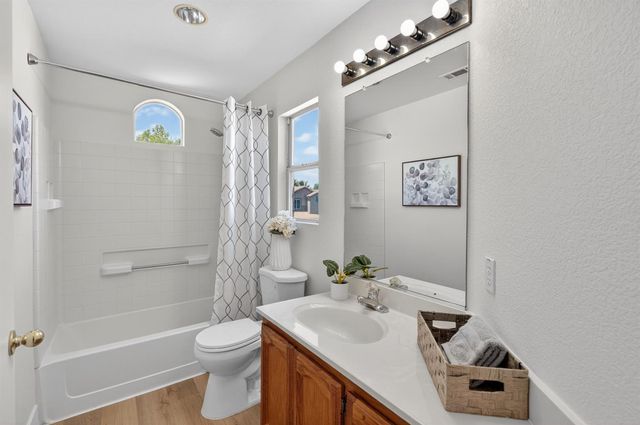 9087 TRUMBAUER Way, Elk Grove, CA 95758
