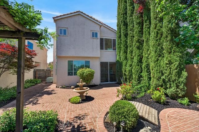 9087 TRUMBAUER Way, Elk Grove, CA 95758