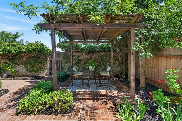 9087 TRUMBAUER Way, Elk Grove, CA 95758