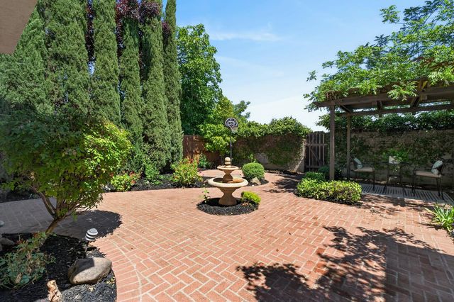 9087 TRUMBAUER Way, Elk Grove, CA 95758