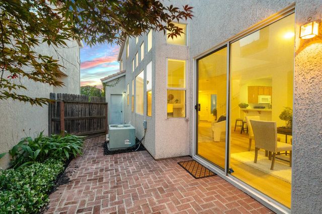 9087 TRUMBAUER Way, Elk Grove, CA 95758
